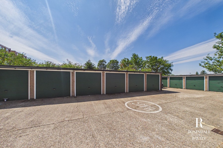 Images for Beddington Gardens, Wallington EAID:434814747 BID:aff39acb-7ffa-433a-9c3e-047d5e64e2ac