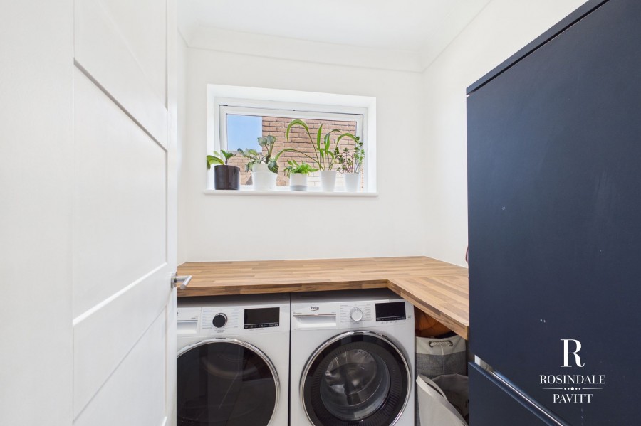 Images for Beddington Gardens, Wallington EAID:434814747 BID:aff39acb-7ffa-433a-9c3e-047d5e64e2ac