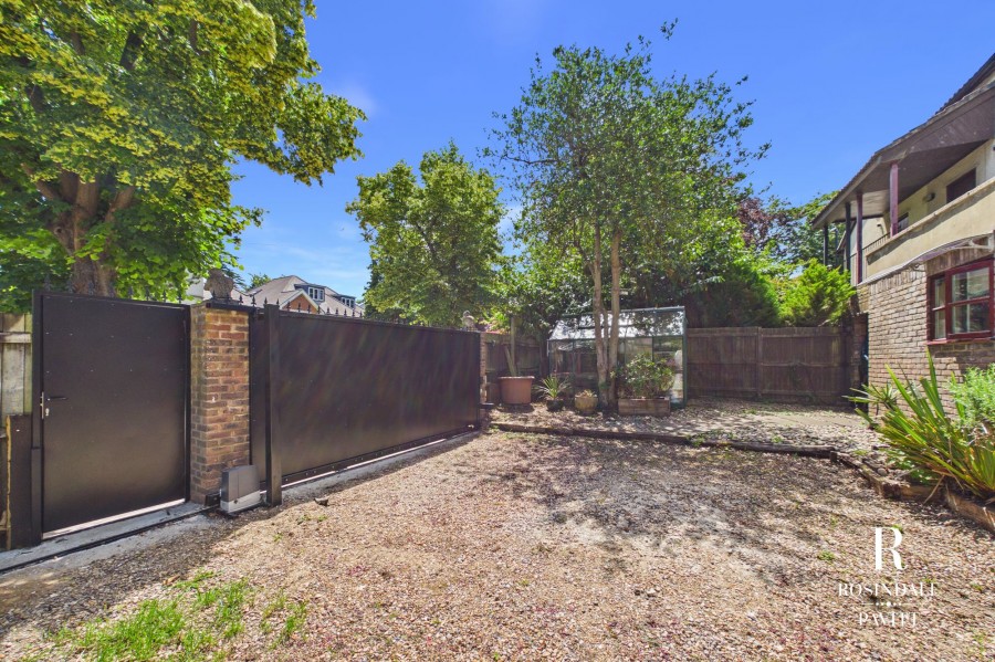 Images for Chancellor Gardens, South Croydon, CR2 EAID:434814747 BID:aff39acb-7ffa-433a-9c3e-047d5e64e2ac