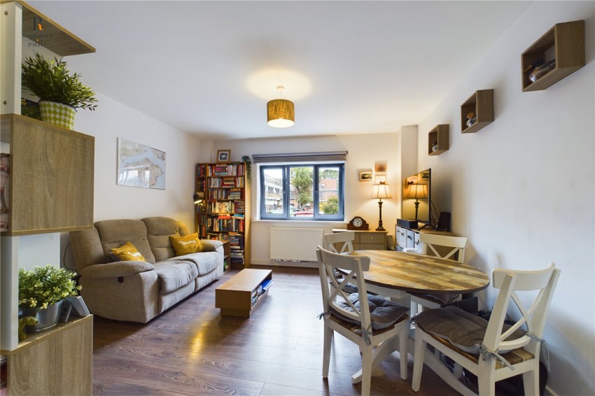 Images for Mitcham EAID:511770098 BID:WLL