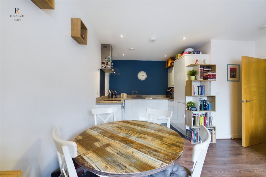 Images for Mitcham EAID:511770098 BID:WLL