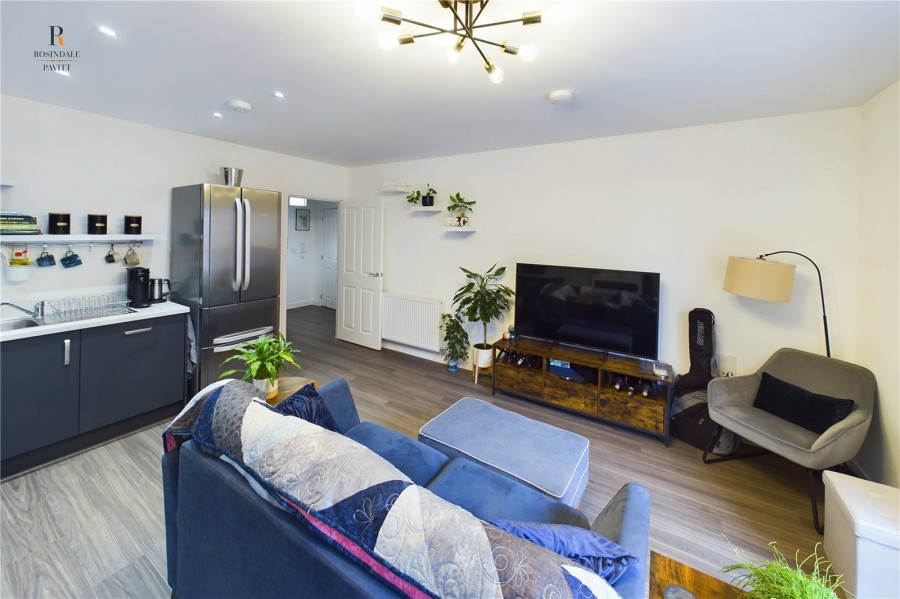 Images for Hackbridge, Wallington EAID:511770098 BID:WLL