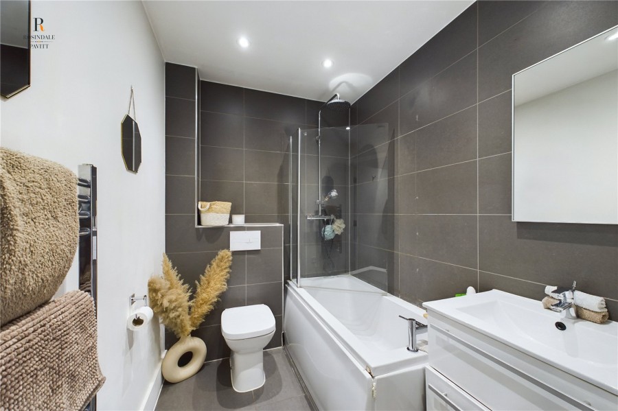 Images for Hackbridge, Mitcham/ Hackbridge EAID:511770098 BID:WLL