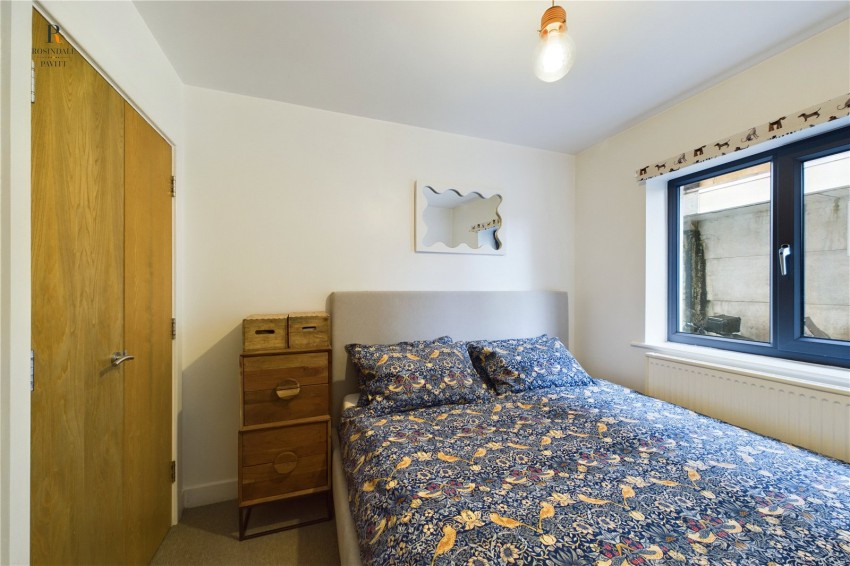 Images for Mitcham EAID:511770098 BID:WLL