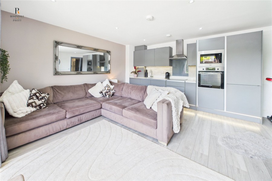 Images for Coulsdon EAID:511770098 BID:WLL