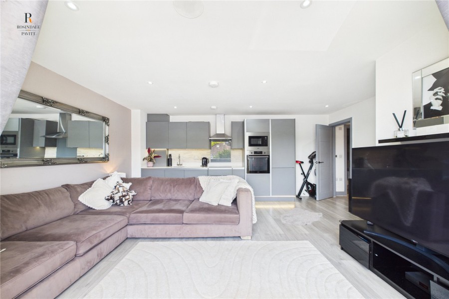 Images for Coulsdon EAID:511770098 BID:WLL