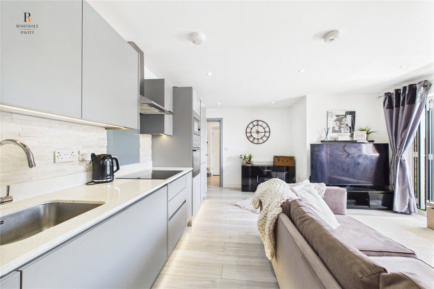 Images for Coulsdon EAID:511770098 BID:WLL