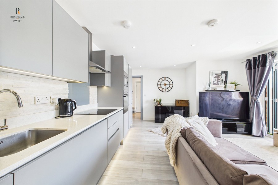 Images for Coulsdon EAID:511770098 BID:WLL