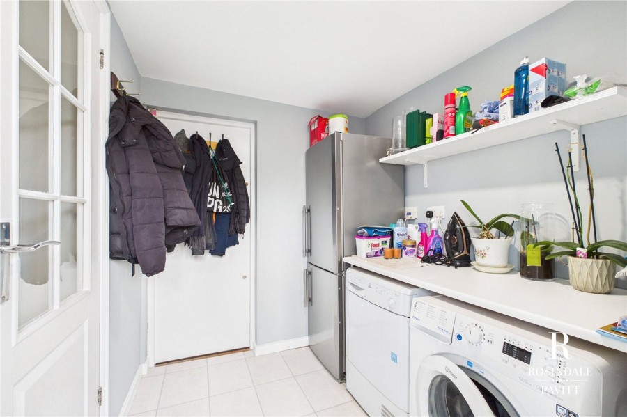 Images for West Avenue, Wallington, SM6 EAID:434814747 BID:aff39acb-7ffa-433a-9c3e-047d5e64e2ac