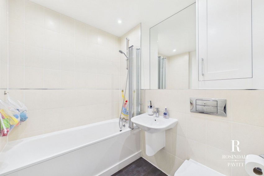 Images for Diamond Jubilee Way, Carshalton, SM5 EAID:434814747 BID:aff39acb-7ffa-433a-9c3e-047d5e64e2ac