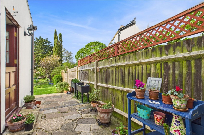 Images for The Close, Carshalton, SM5 EAID:434814747 BID:aff39acb-7ffa-433a-9c3e-047d5e64e2ac