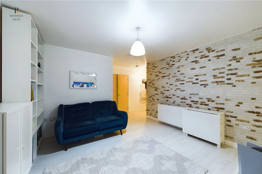 Images for London Road, Justin Plaza, CR4 EAID:434814747 BID:aff39acb-7ffa-433a-9c3e-047d5e64e2ac