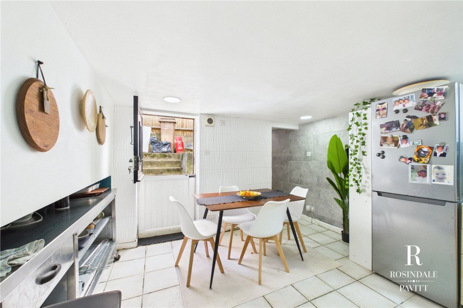 Images for Beddington Grove, Wallington, SM6 EAID:434814747 BID:aff39acb-7ffa-433a-9c3e-047d5e64e2ac