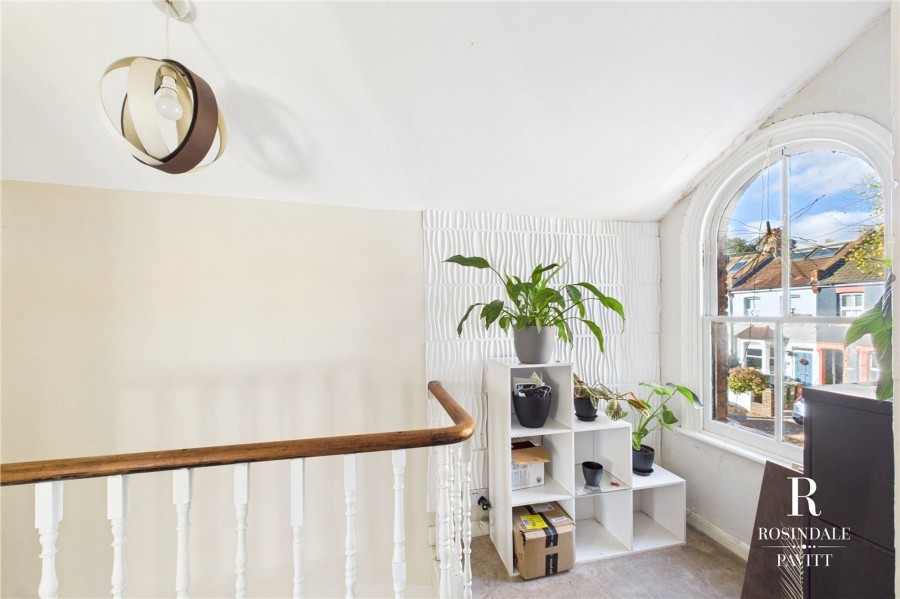 Images for Beddington Grove, Wallington, SM6 EAID:434814747 BID:aff39acb-7ffa-433a-9c3e-047d5e64e2ac