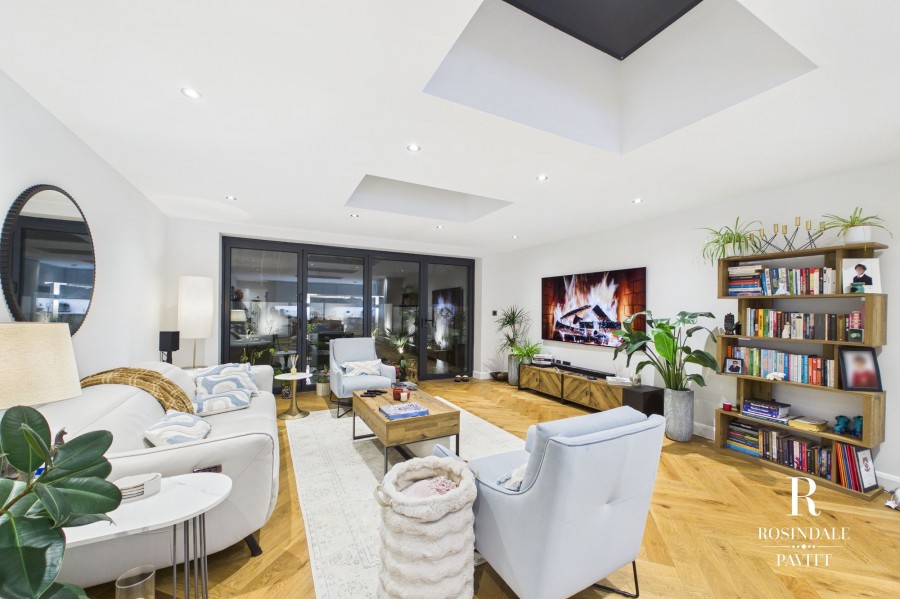 Images for Claydon Drive, Croydon, CR0 EAID:434814747 BID:aff39acb-7ffa-433a-9c3e-047d5e64e2ac