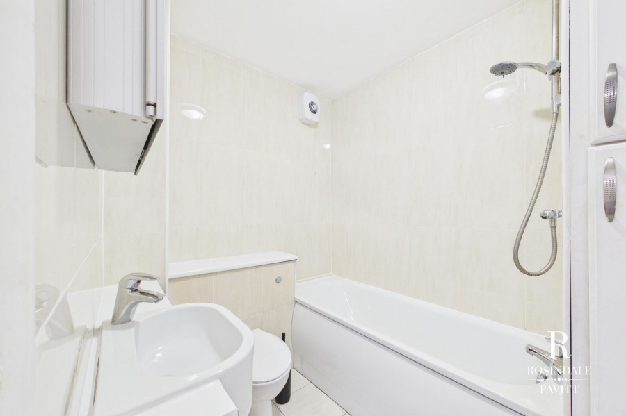 Images for Ross Road, York Court, SM6 EAID:434814747 BID:aff39acb-7ffa-433a-9c3e-047d5e64e2ac