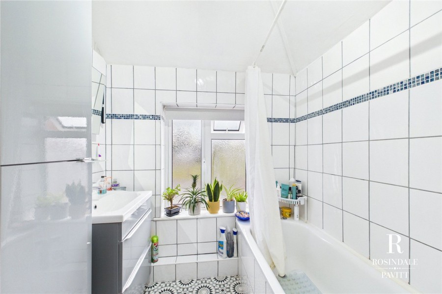 Images for Greenway, Wallington, SM6 EAID:434814747 BID:aff39acb-7ffa-433a-9c3e-047d5e64e2ac