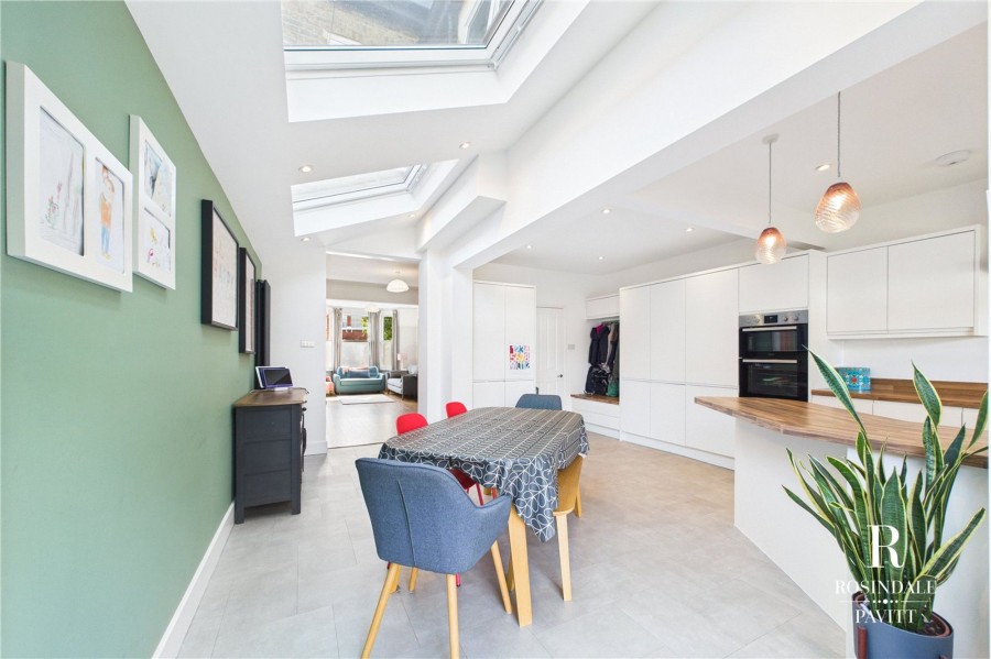 Images for Taylor Road, Wallington, SM6 EAID:434814747 BID:aff39acb-7ffa-433a-9c3e-047d5e64e2ac