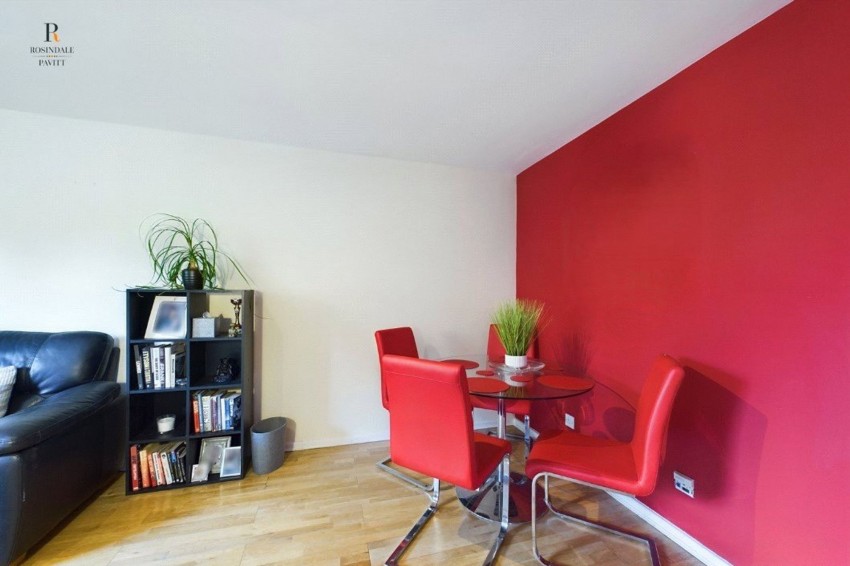 Images for Regal Crescent, Wallington, SM6 EAID:434814747 BID:aff39acb-7ffa-433a-9c3e-047d5e64e2ac