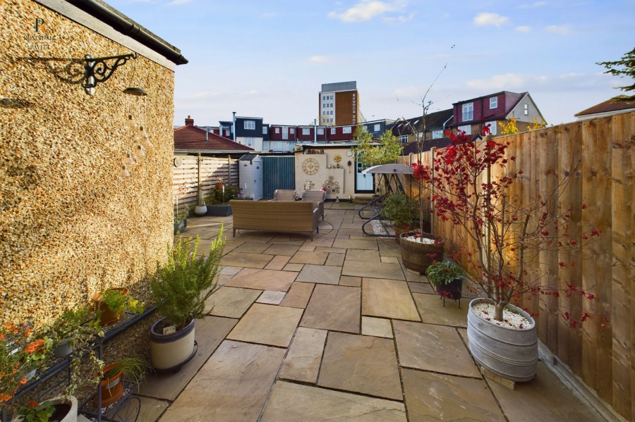 Images for Headley Avenue, Wallington, SM6 EAID:434814747 BID:aff39acb-7ffa-433a-9c3e-047d5e64e2ac