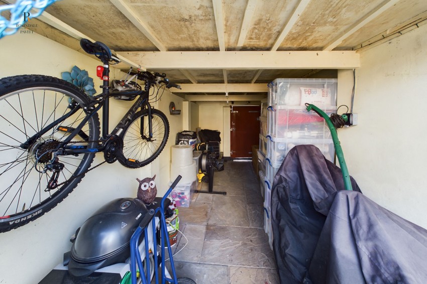 Images for Headley Avenue, Wallington, SM6 EAID:434814747 BID:aff39acb-7ffa-433a-9c3e-047d5e64e2ac