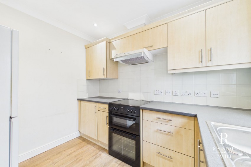 Images for Melbourne Road, Farmstead Court, SM6 EAID:434814747 BID:aff39acb-7ffa-433a-9c3e-047d5e64e2ac