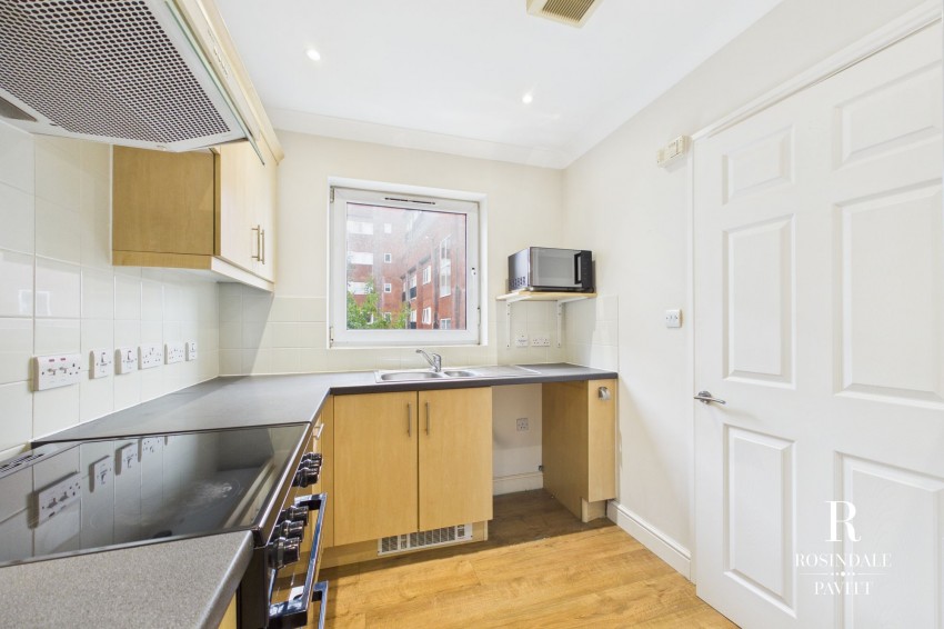Images for Melbourne Road, Farmstead Court, SM6 EAID:434814747 BID:aff39acb-7ffa-433a-9c3e-047d5e64e2ac