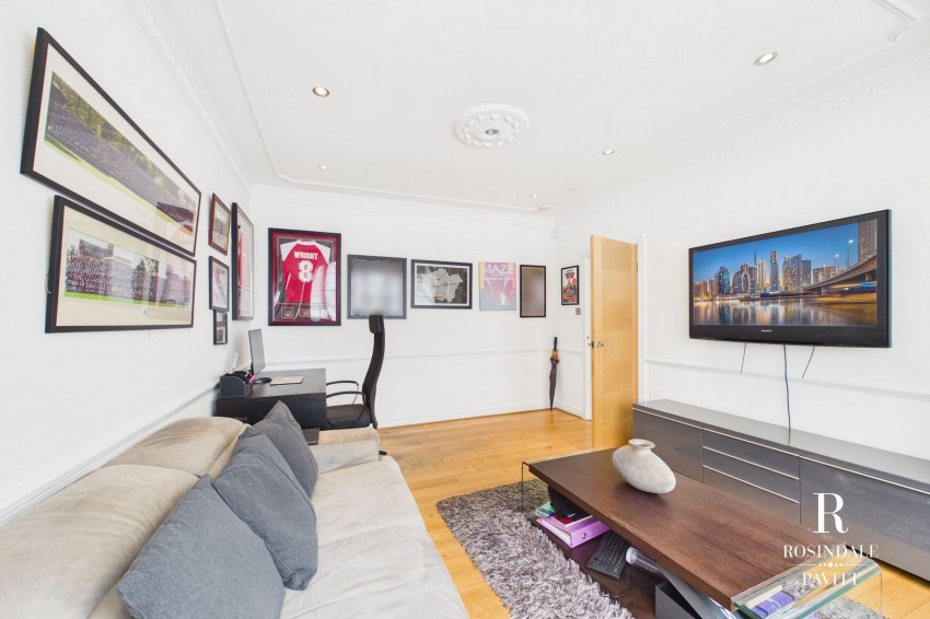 Images for Lordsbury Field, Wallington, SM6 EAID:434814747 BID:aff39acb-7ffa-433a-9c3e-047d5e64e2ac