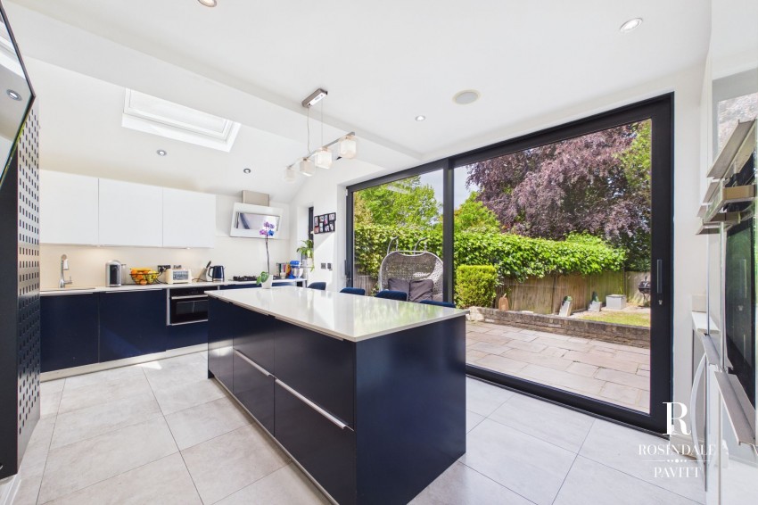 Images for Lordsbury Field, Wallington, SM6 EAID:434814747 BID:aff39acb-7ffa-433a-9c3e-047d5e64e2ac