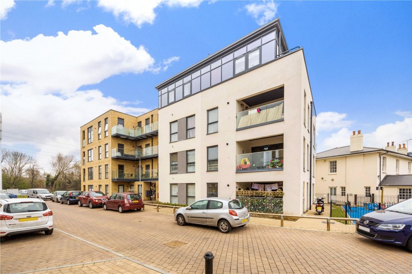Images for Peony Drive, Mitcham Junction, CR4 EAID:434814747 BID:aff39acb-7ffa-433a-9c3e-047d5e64e2ac