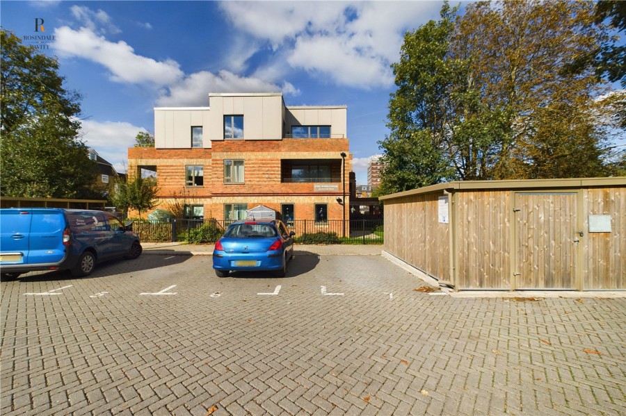 Images for Back Stage Walk, Steel Wheels House, SM6 EAID:434814747 BID:aff39acb-7ffa-433a-9c3e-047d5e64e2ac