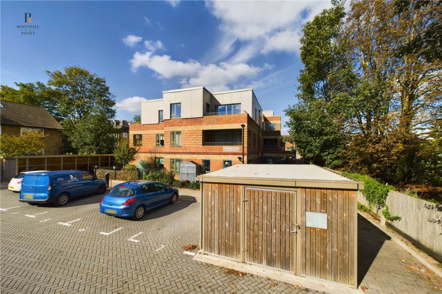 Images for Back Stage Walk, Steel Wheels House, SM6 EAID:434814747 BID:aff39acb-7ffa-433a-9c3e-047d5e64e2ac