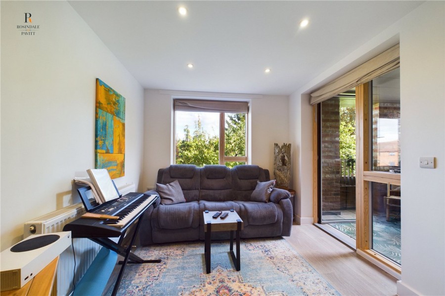 Images for Back Stage Walk, Steel Wheels House, SM6 EAID:434814747 BID:aff39acb-7ffa-433a-9c3e-047d5e64e2ac