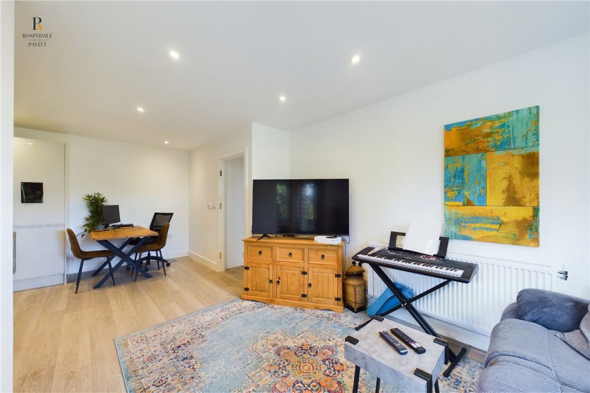 Images for Back Stage Walk, Steel Wheels House, SM6 EAID:434814747 BID:aff39acb-7ffa-433a-9c3e-047d5e64e2ac