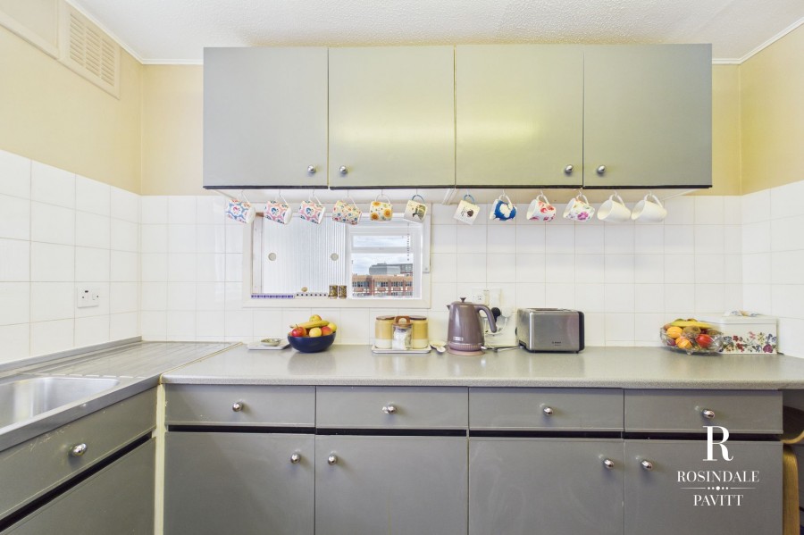 Images for Hendfield Court, Beddington Gardens, SM6 EAID:434814747 BID:aff39acb-7ffa-433a-9c3e-047d5e64e2ac