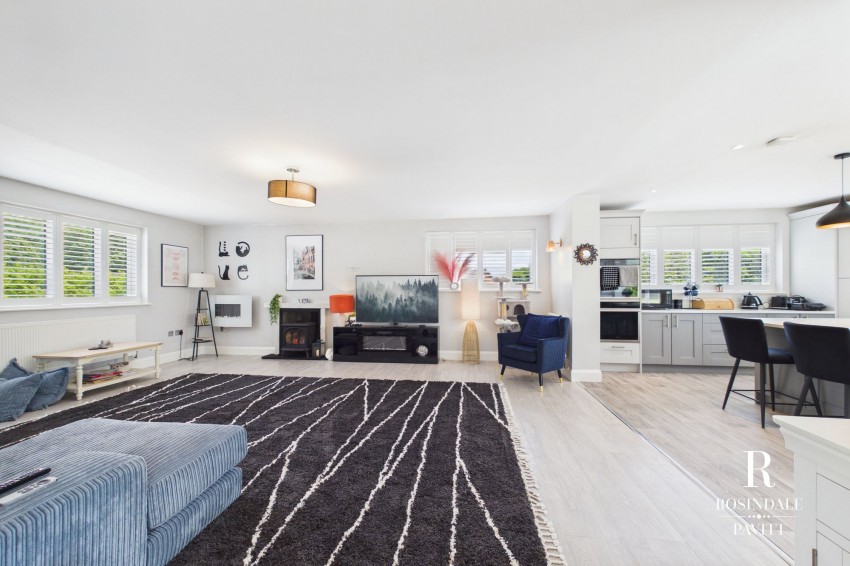 Images for Coulsdon Lane, Chipstead, CR5 EAID:434814747 BID:aff39acb-7ffa-433a-9c3e-047d5e64e2ac