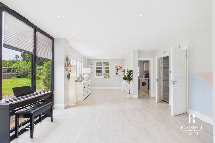 Images for Coulsdon Lane, Chipstead, CR5 EAID:434814747 BID:aff39acb-7ffa-433a-9c3e-047d5e64e2ac