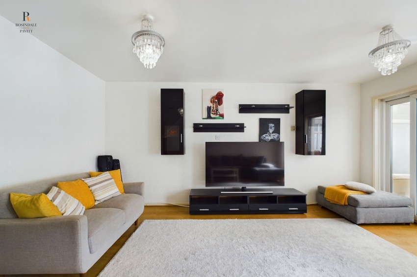 Images for Hanover Close, Cheam, SM3 EAID:434814747 BID:aff39acb-7ffa-433a-9c3e-047d5e64e2ac